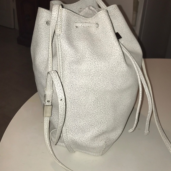 Aritzia Auxiliary Bucket Bag/Crossbody - Picture 3 of 8